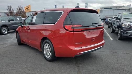 2024 Chrysler Pacifica Touring-L