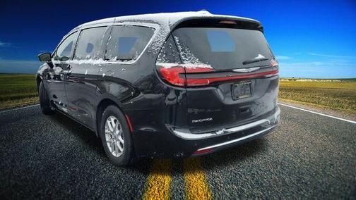 2024 Chrysler Pacifica Touring-L