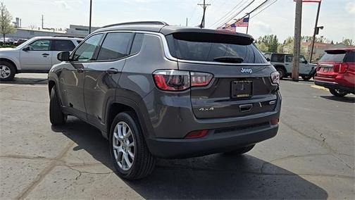 2022 Jeep Compass Latitude Lux