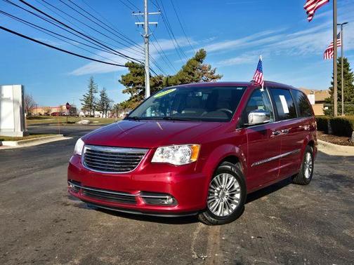 2016 Chrysler Town & Country Touring-L