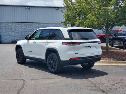2024 Jeep Grand Cherokee Laredo