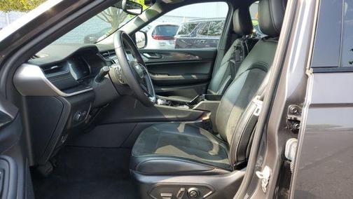 2021 Jeep Grand Cherokee L Laredo