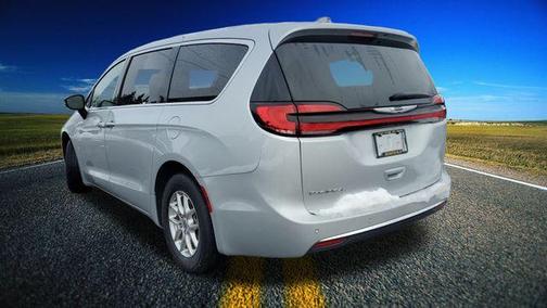 2024 Chrysler Pacifica Touring-L