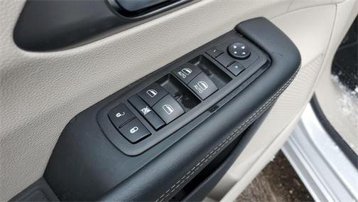 2024 Chrysler Pacifica Touring-L