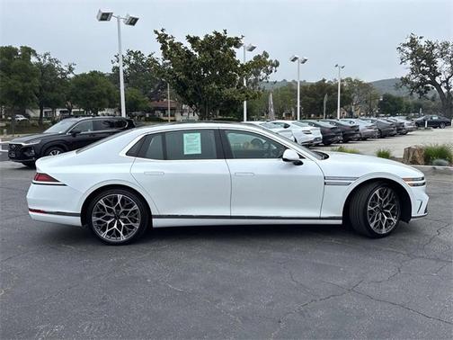2024 Genesis G90 e-SC