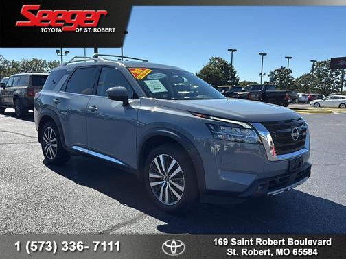 2022 Nissan Pathfinder Platinum 4WD