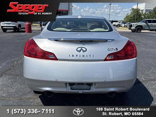 2011 INFINITI G37x Base