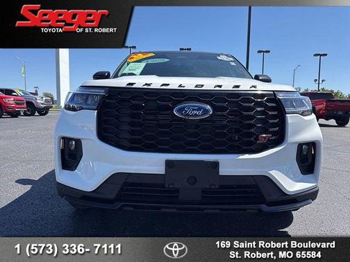 White Awd 2025 Ford Explorer ST