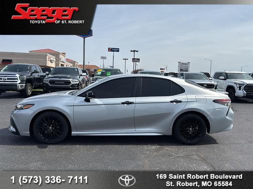 2022 Toyota Camry SE