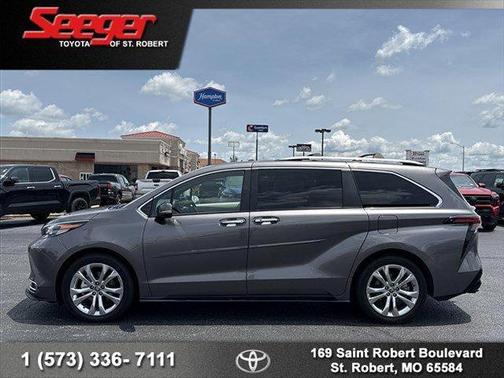 2022 Toyota Sienna Platinum 7 Passenger