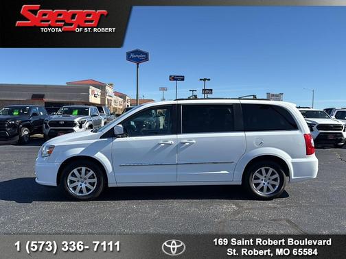 2015 Chrysler Town & Country Touring