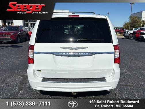 2015 Chrysler Town & Country Touring