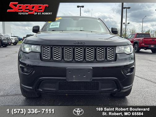 Diamond Black Crystal Pearlcoat 2018 Jeep Grand Cherokee Altitude