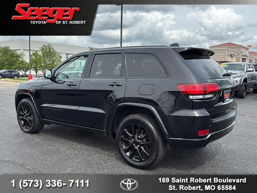 Diamond Black Crystal Pearlcoat 2018 Jeep Grand Cherokee Altitude