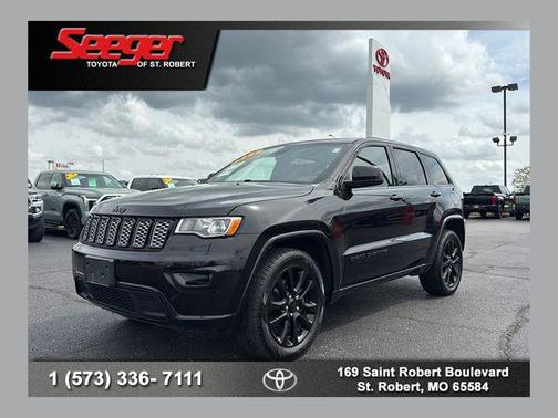 Diamond Black Crystal Pearlcoat 2018 Jeep Grand Cherokee Altitude