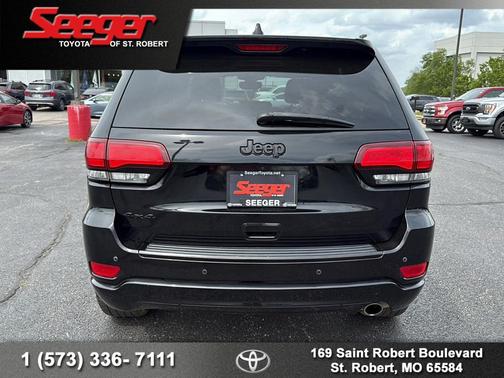 Diamond Black Crystal Pearlcoat 2018 Jeep Grand Cherokee Altitude