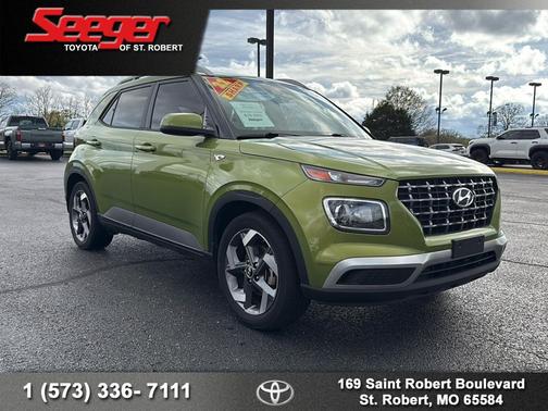 Green Apple 2022 Hyundai VENUE SEL