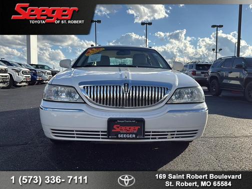 2011 Lincoln Town Car Signature