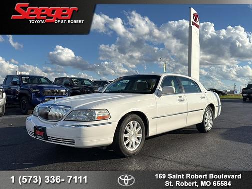 2011 Lincoln Town Car Signature
