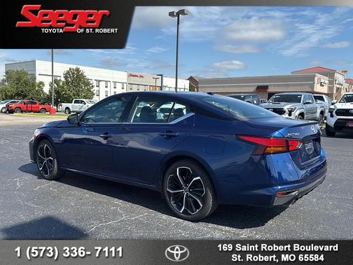 2023 Nissan Altima SR FWD