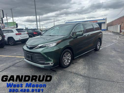 2022 Toyota Sienna XLE