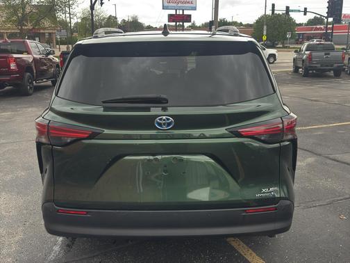 2022 Toyota Sienna XLE