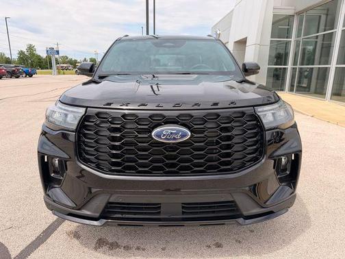 Agate Black Metallic 2026 Ford Explorer ST-Line