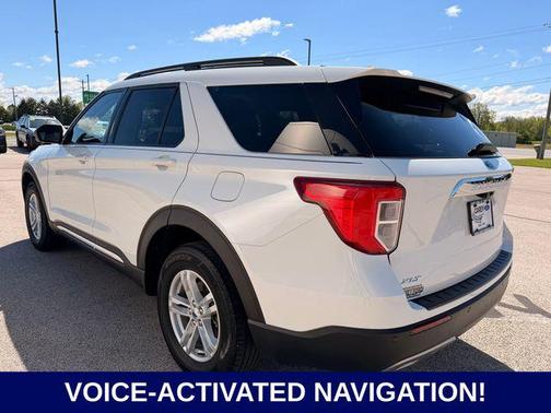 Star White Metallic Tri-Coat 2023 Ford Explorer XLT