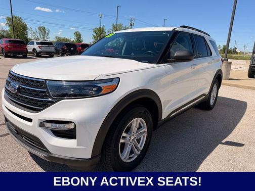 Star White Metallic Tri-Coat 2023 Ford Explorer XLT