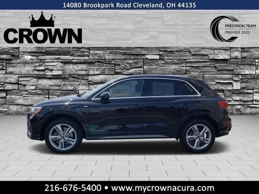 Mythos Black Metallic 2022 Audi Q3 45 S line Premium