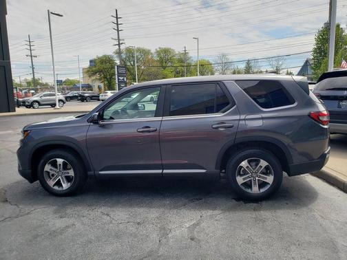 Modern Steel Metallic 2024 Honda Pilot EX-L 7 Passenger