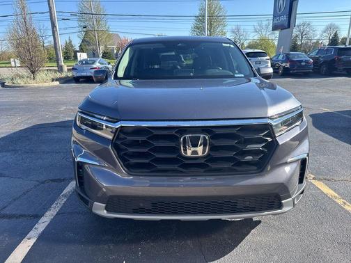 Modern Steel Metallic 2024 Honda Pilot EX-L 7 Passenger