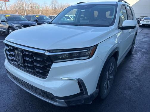 2023 Honda Pilot Touring 8-Passenger