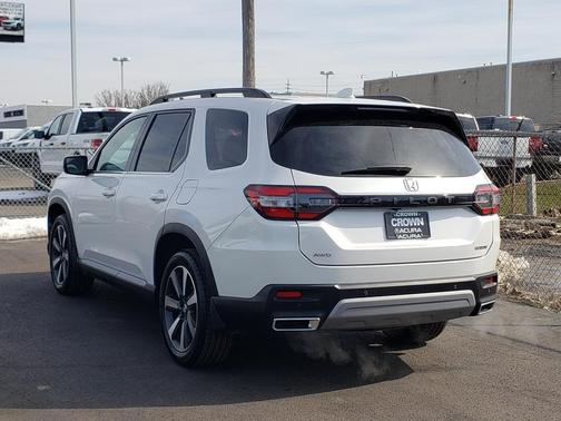 2023 Honda Pilot Touring 8-Passenger