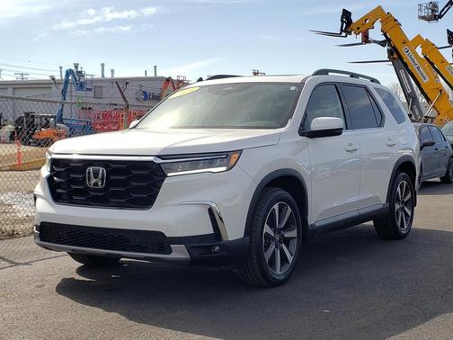 2023 Honda Pilot Touring 8-Passenger
