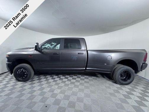 2025 RAM 3500 Laramie Crew Cab 4x4 8' Box