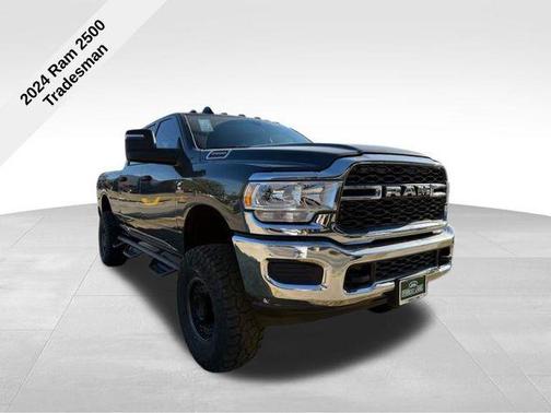 2024 RAM 2500 Tradesman Crew Cab 4x4 6'4' Box