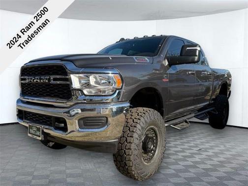 2024 RAM 2500 Tradesman Crew Cab 4x4 6'4' Box