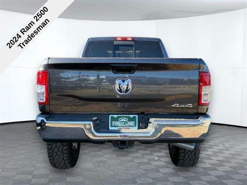2024 RAM 2500 Tradesman Crew Cab 4x4 6'4' Box