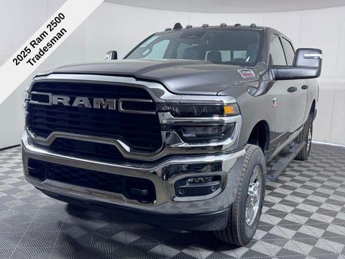 2025 RAM 2500 Tradesman Crew Cab 4x4 6'4' Box