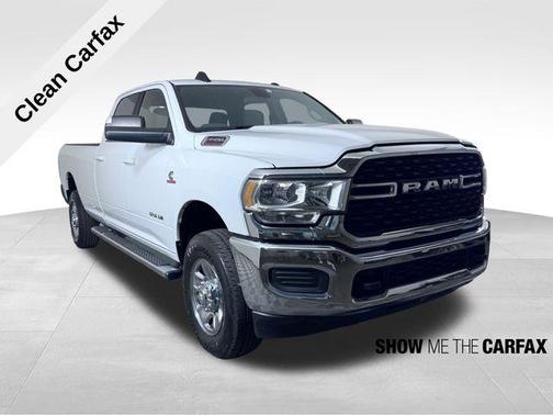 2022 RAM 3500 Big Horn Crew Cab 4x4 8' Box