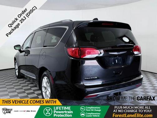 2017 Chrysler Pacifica Touring-L