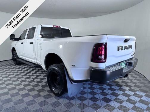 2025 RAM 3500 Tradesman Crew Cab 4x4 8' Box
