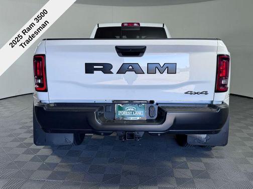 2025 RAM 3500 Tradesman Crew Cab 4x4 8' Box
