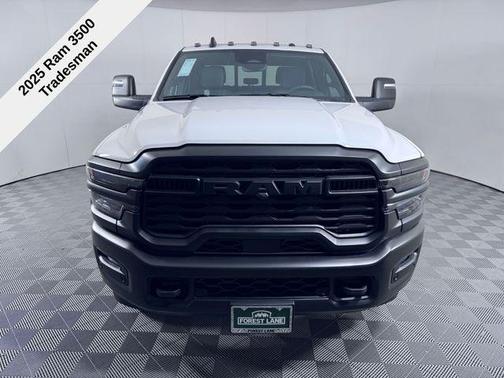 2025 RAM 3500 Tradesman Crew Cab 4x4 8' Box