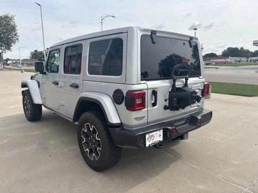 2024 Jeep Wrangler 4-Door Sahara 4x4