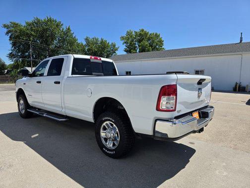 2022 RAM 3500 Tradesman Crew Cab 4x4 8' Box