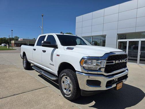 2022 RAM 3500 Tradesman Crew Cab 4x4 8' Box
