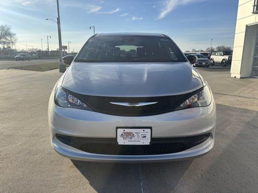 2026 Chrysler Voyager LX