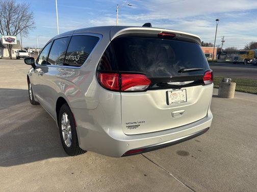 2026 Chrysler Voyager LX